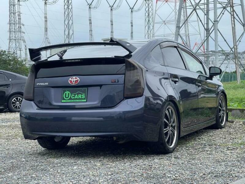 PRIUS-3