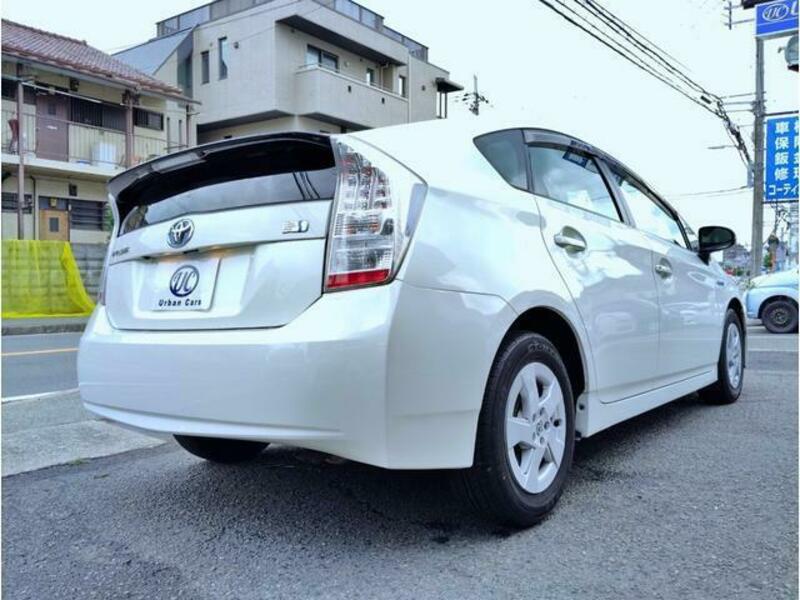 PRIUS-12