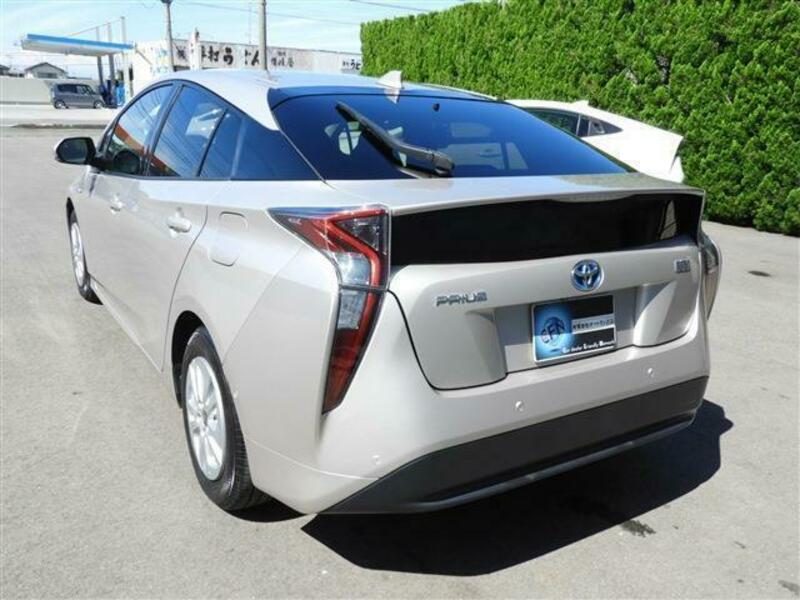 PRIUS-9