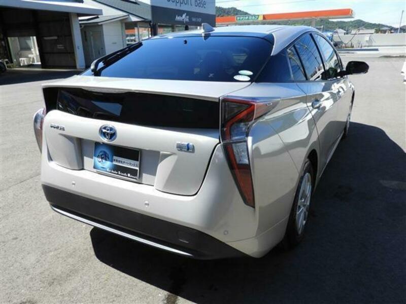 PRIUS-1