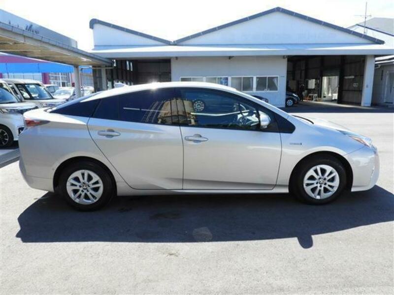 PRIUS-3