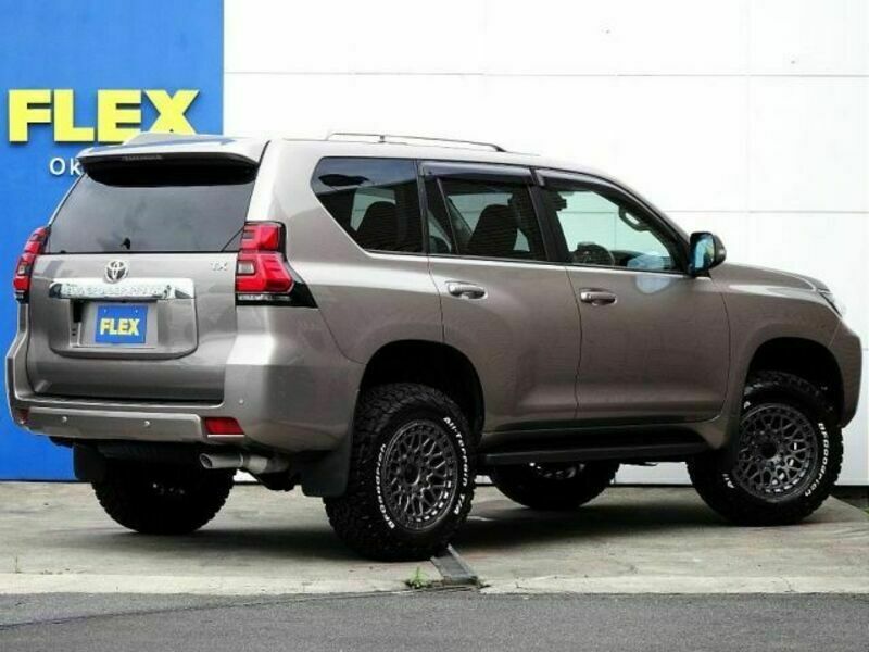 LAND CRUISER PRADO-1