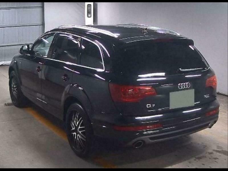 Q7