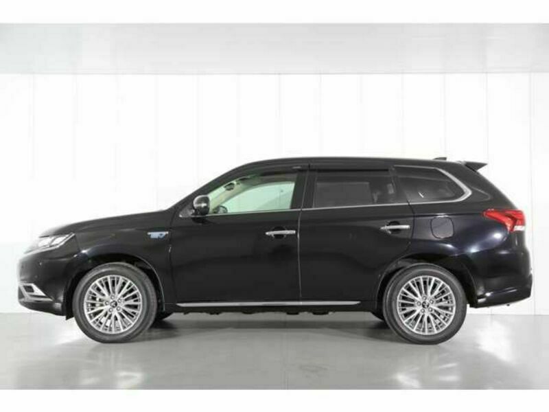 OUTLANDER PHEV-2