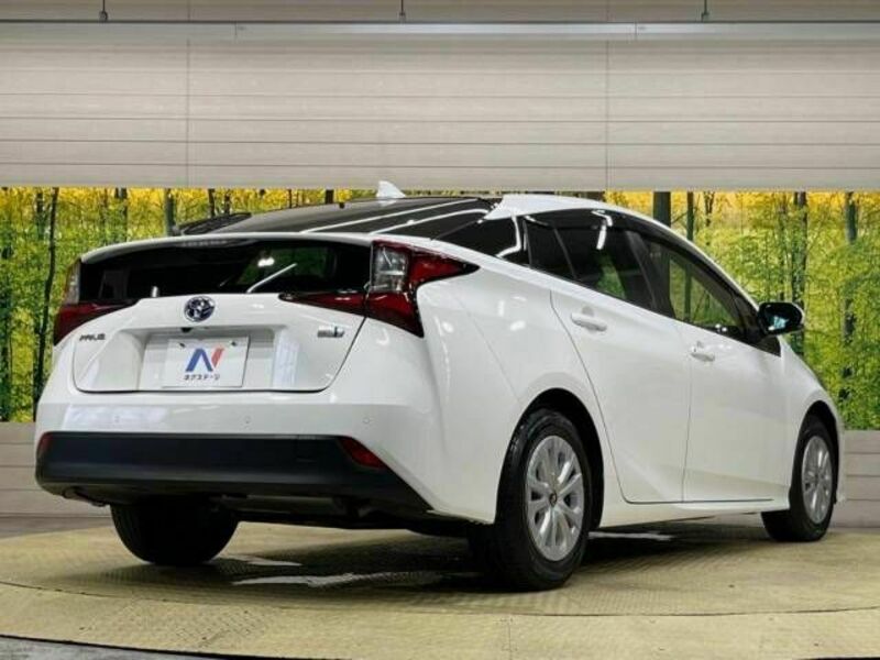 PRIUS-17