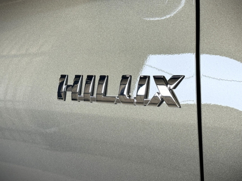 HILUX-16