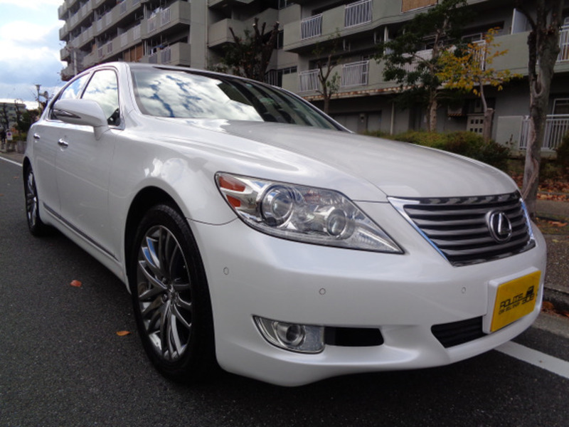 LEXUS　LS