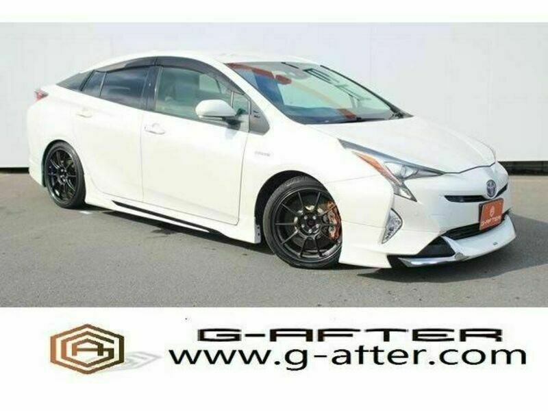 TOYOTA　PRIUS