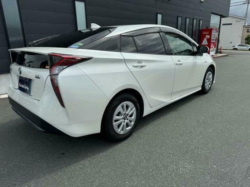 PRIUS-13