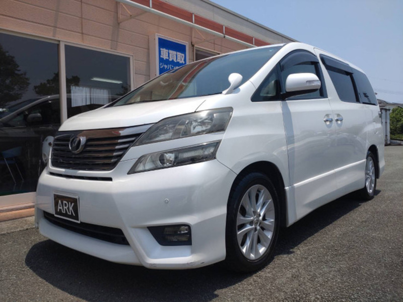 TOYOTA　VELLFIRE