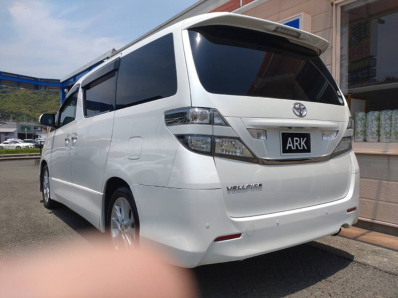 VELLFIRE-5