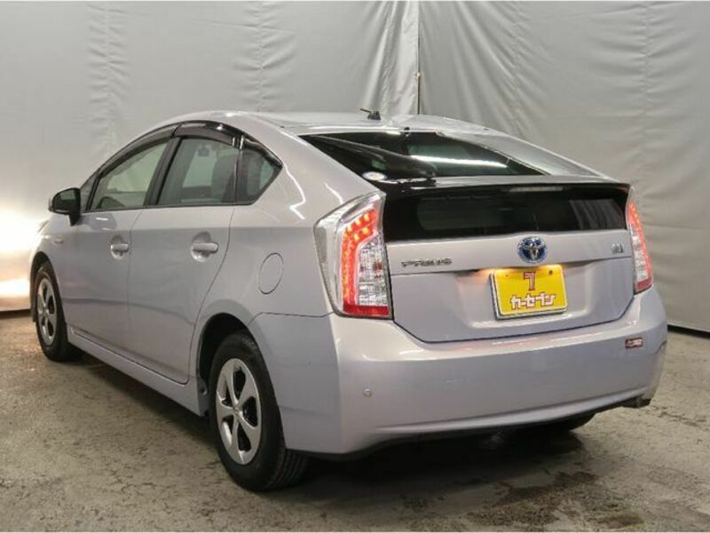 PRIUS-11