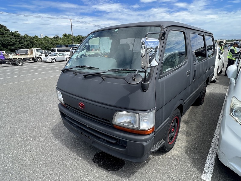 TOYOTA　HIACE VAN