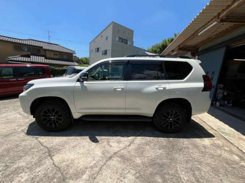 LAND CRUISER PRADO-5