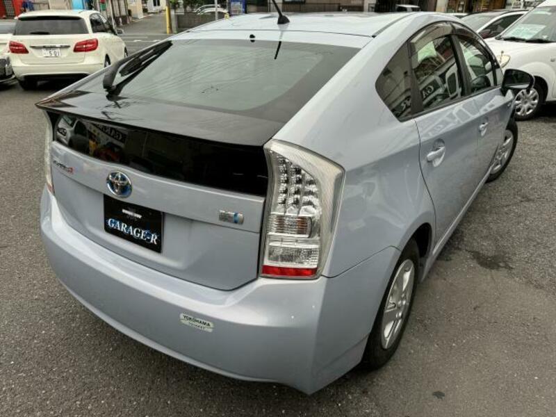 PRIUS-4