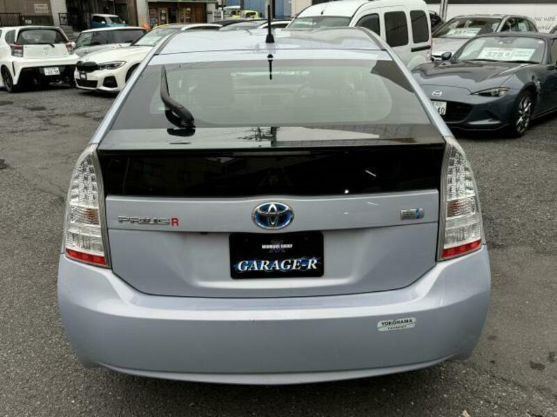 PRIUS-3