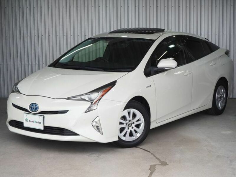 TOYOTA　PRIUS