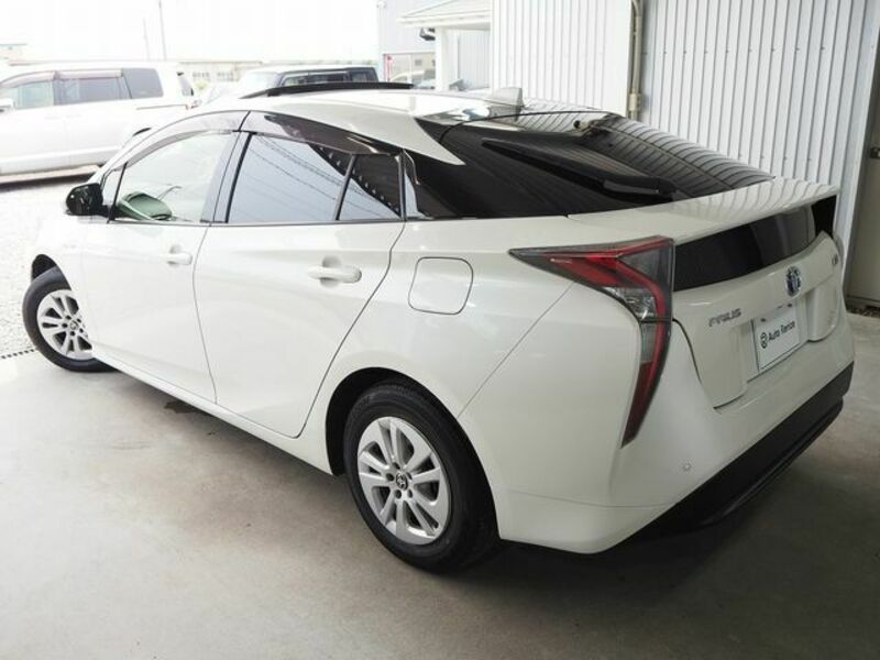 PRIUS-4