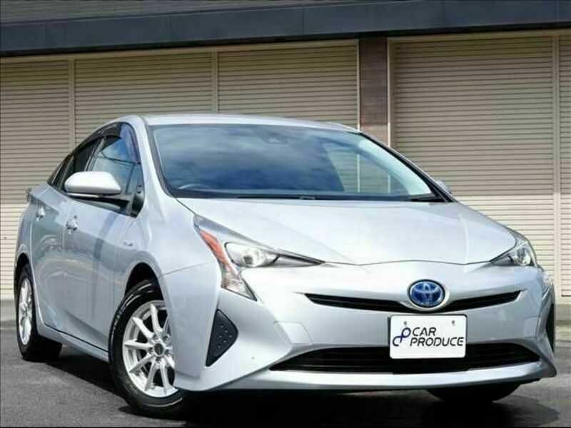 TOYOTA　PRIUS