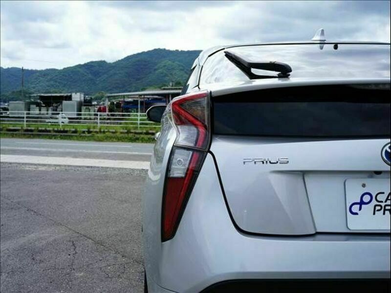 PRIUS-23