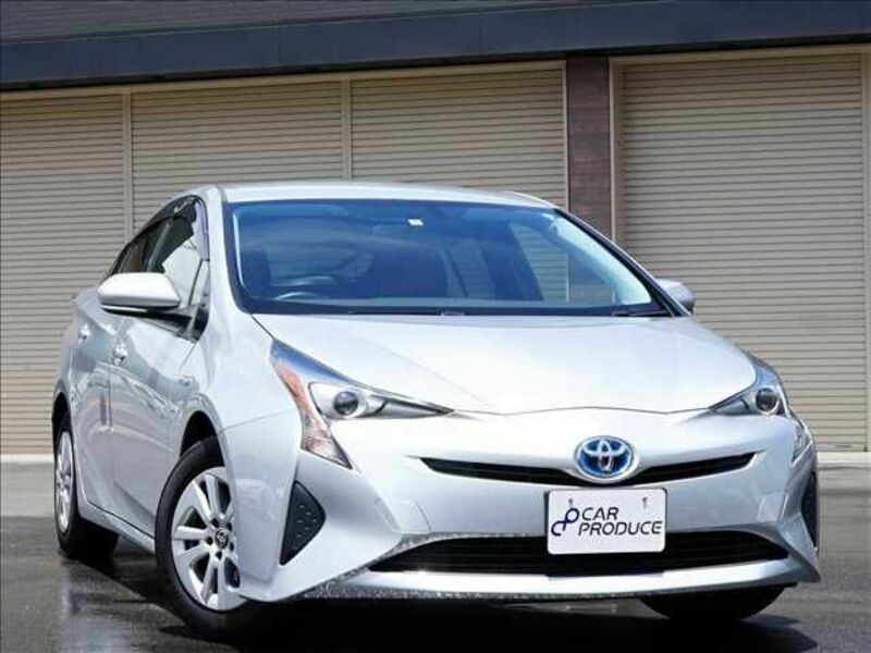 TOYOTA　PRIUS