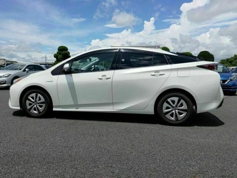 PRIUS-11