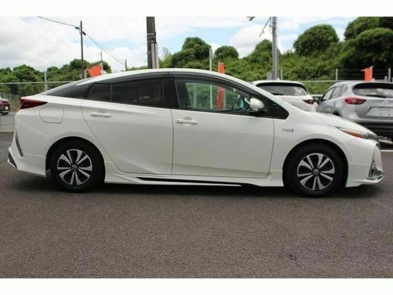 PRIUS PHV-6