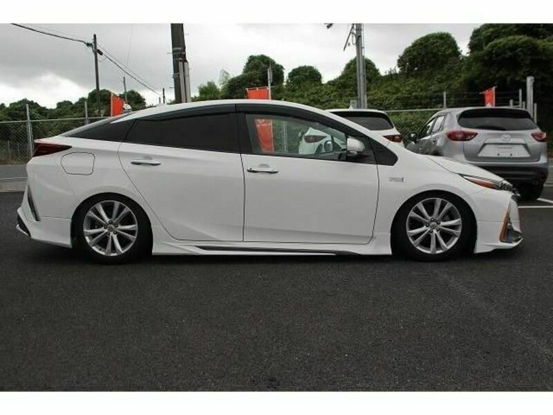 PRIUS PHV-6