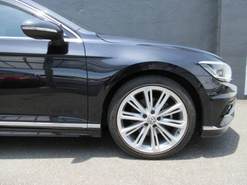 PASSAT VARIANT-10