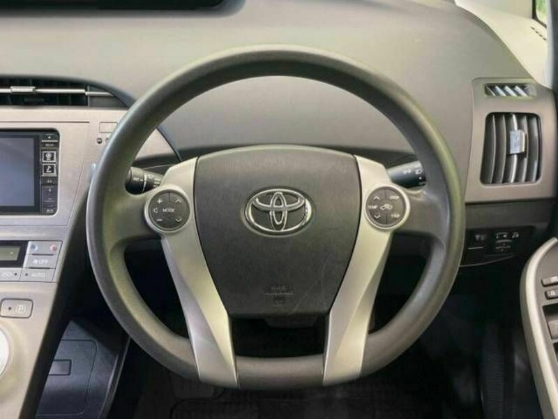 PRIUS-11