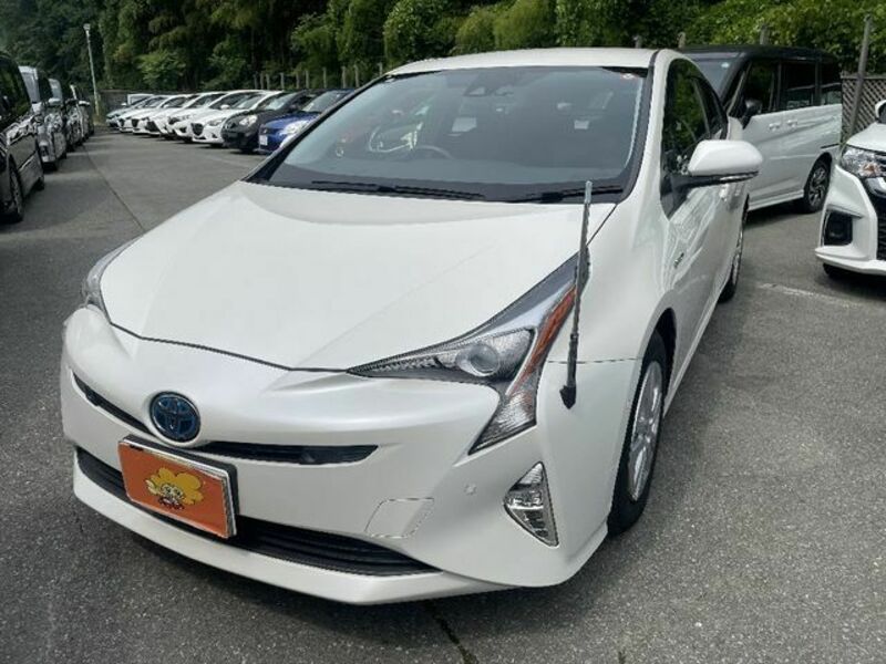 TOYOTA　PRIUS