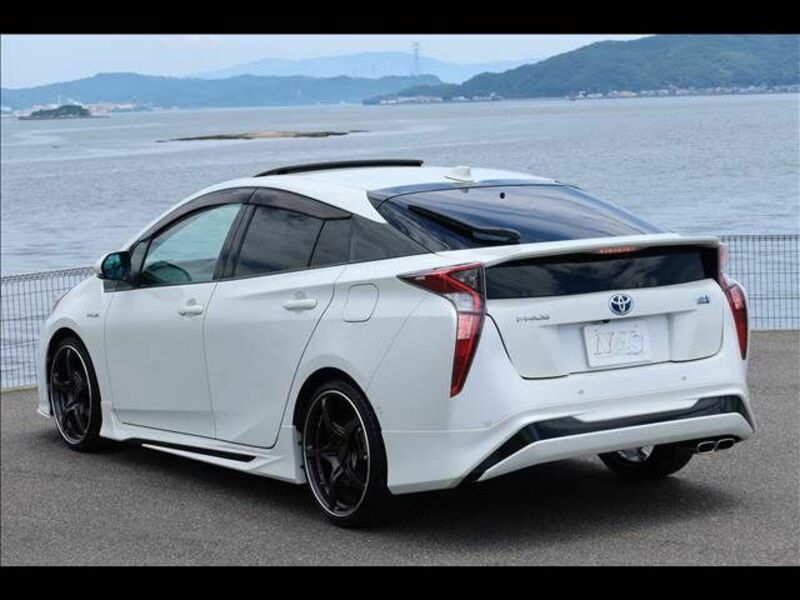 PRIUS-3