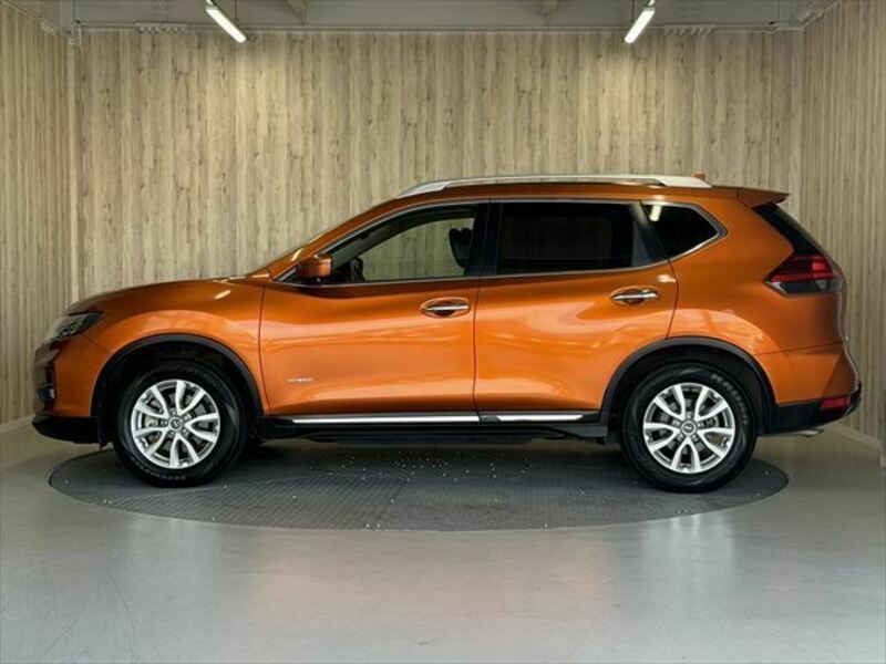 X-TRAIL-18