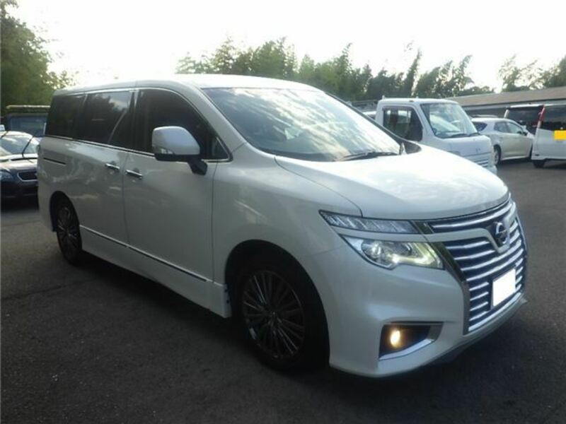 NISSAN　ELGRAND