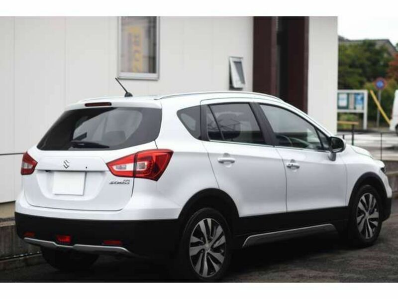 SX4 S-CROSS-8