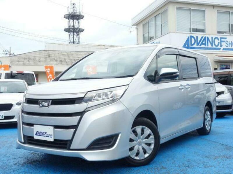 TOYOTA　NOAH