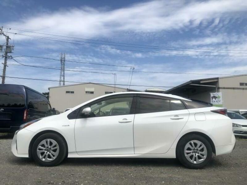 PRIUS-9