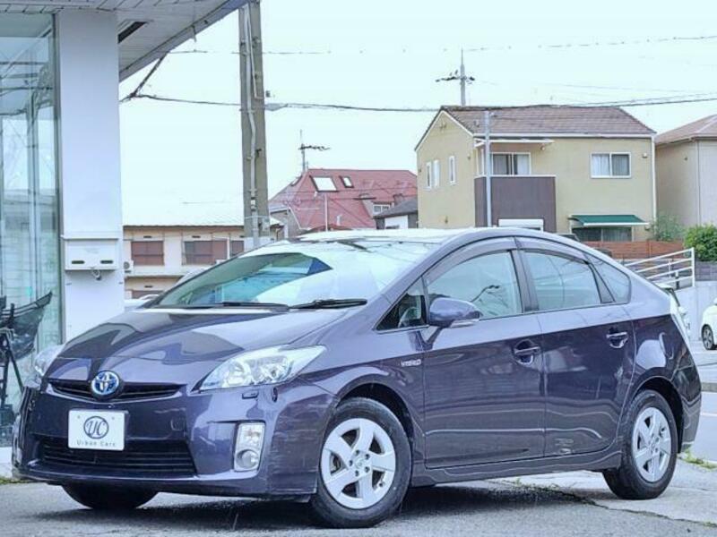 TOYOTA　PRIUS