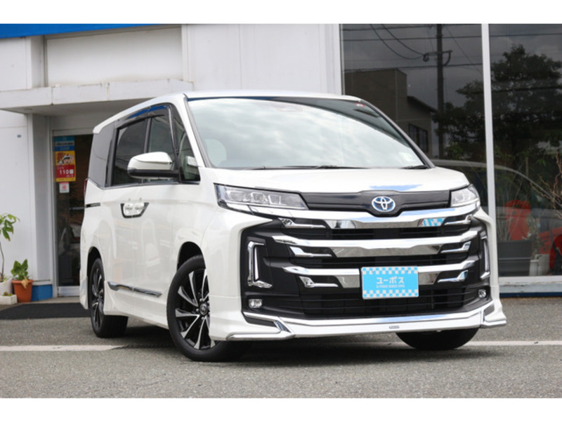 TOYOTA　NOAH