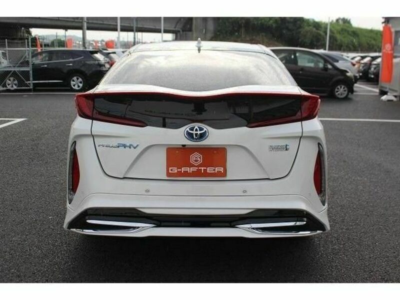 PRIUS PHV-8