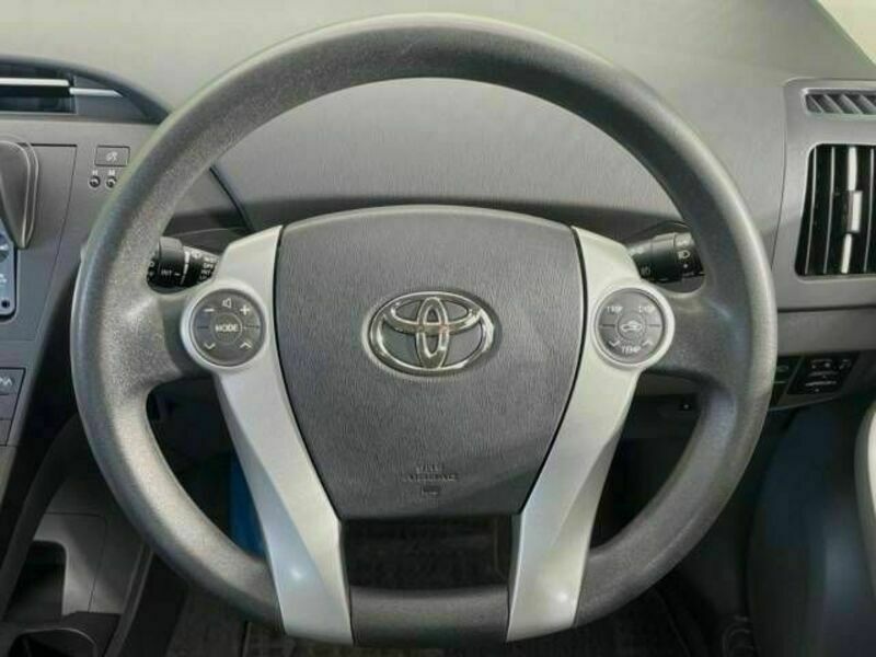 PRIUS-11