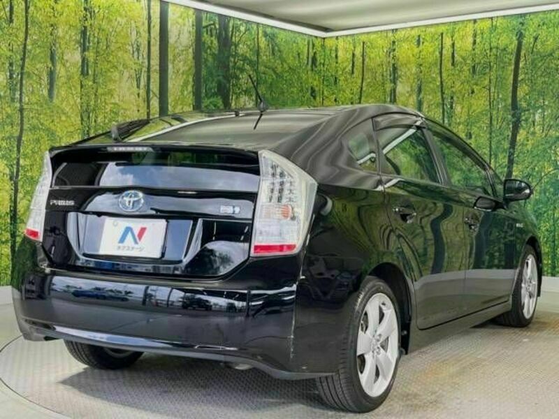 PRIUS-17