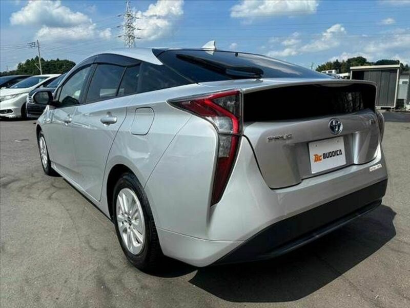 PRIUS-12