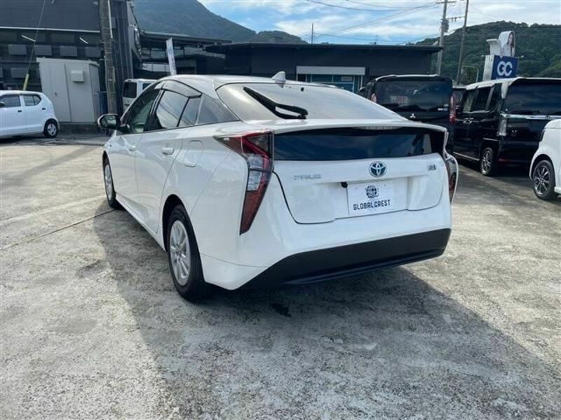 PRIUS-11