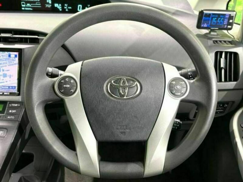 PRIUS-11