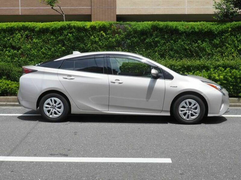 PRIUS-16