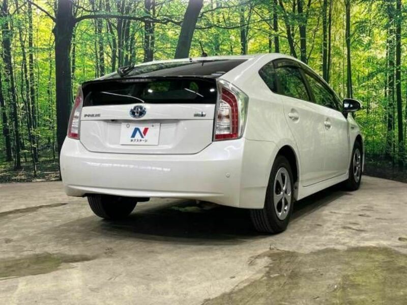 PRIUS-17