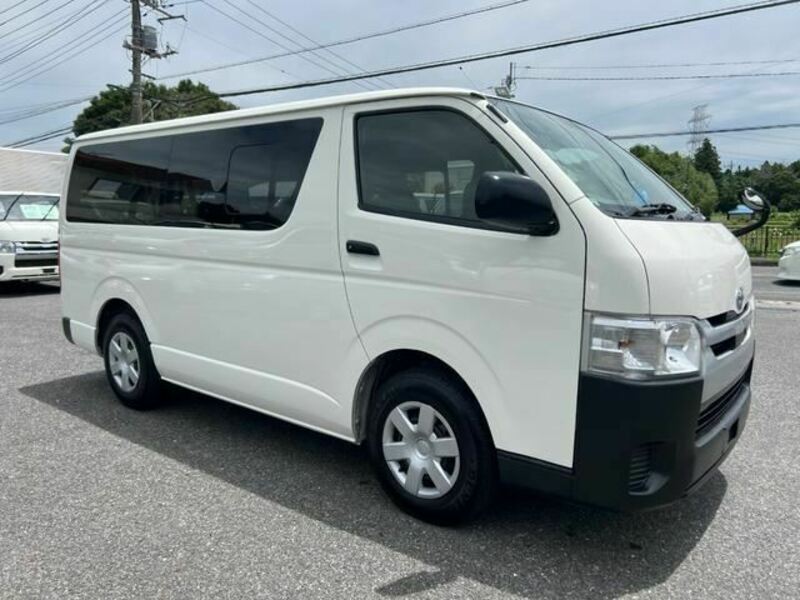 TOYOTA　HIACE VAN