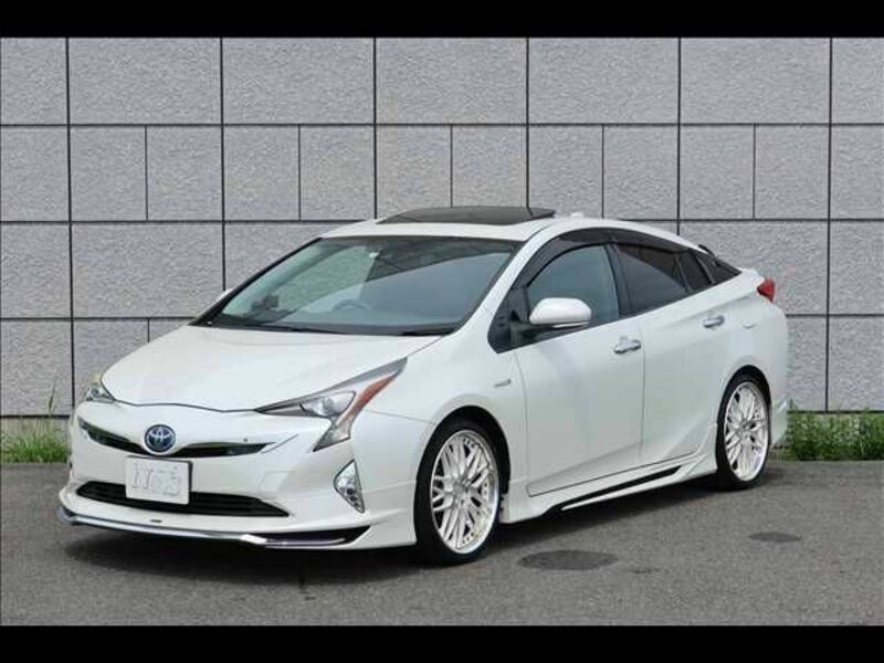 TOYOTA　PRIUS