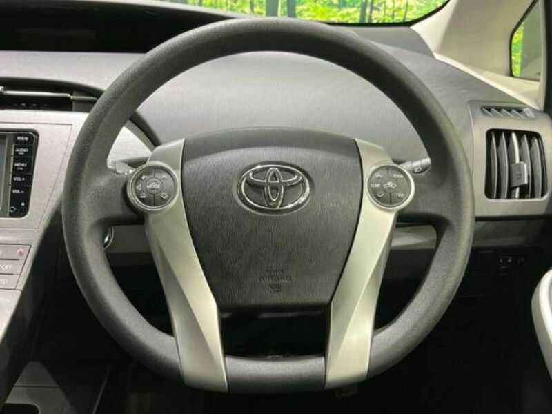 PRIUS-11